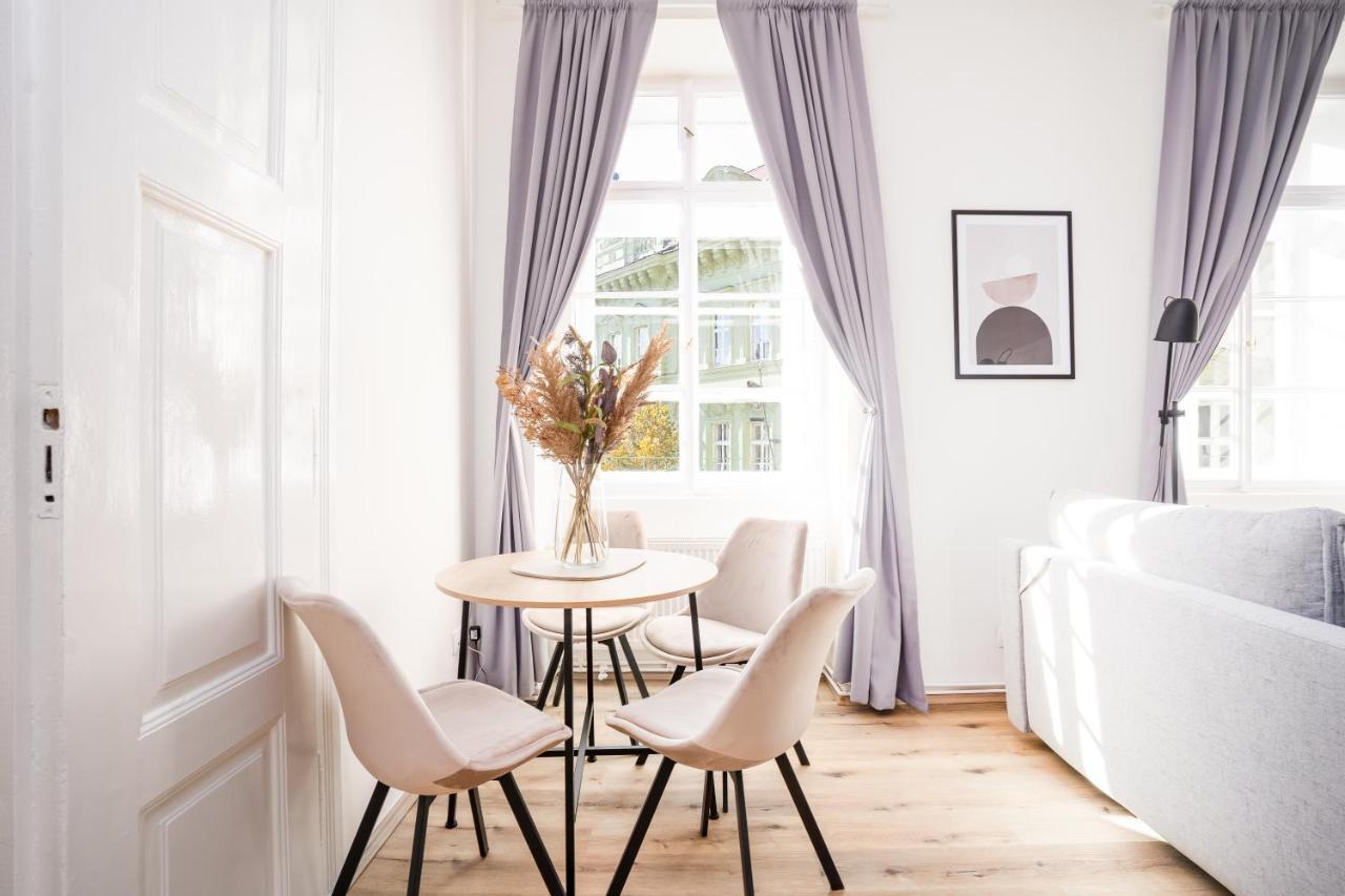 Prague Days - Bright Apartment - Old Town מראה חיצוני תמונה